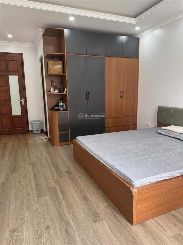 Bán nhà cầu giấy nhà dân xây lô góc sổ vuông 40m x 5t, mặt tiền 4.5m giá 6.8 tỷ, ngõ ba gác tránh