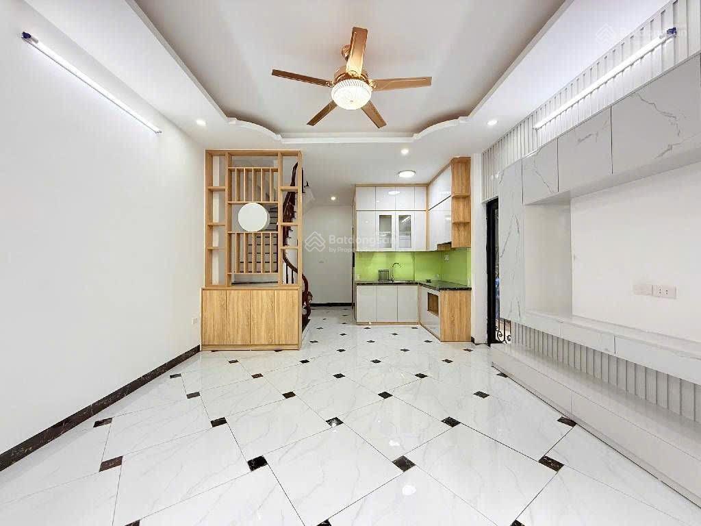 Chỉ 6.8 tỷ, nhà lô góc, mặt ngõ thông ô tô, kd, 5 tầng thang máy. 35m. mt 4.1m. 0935 361 ***