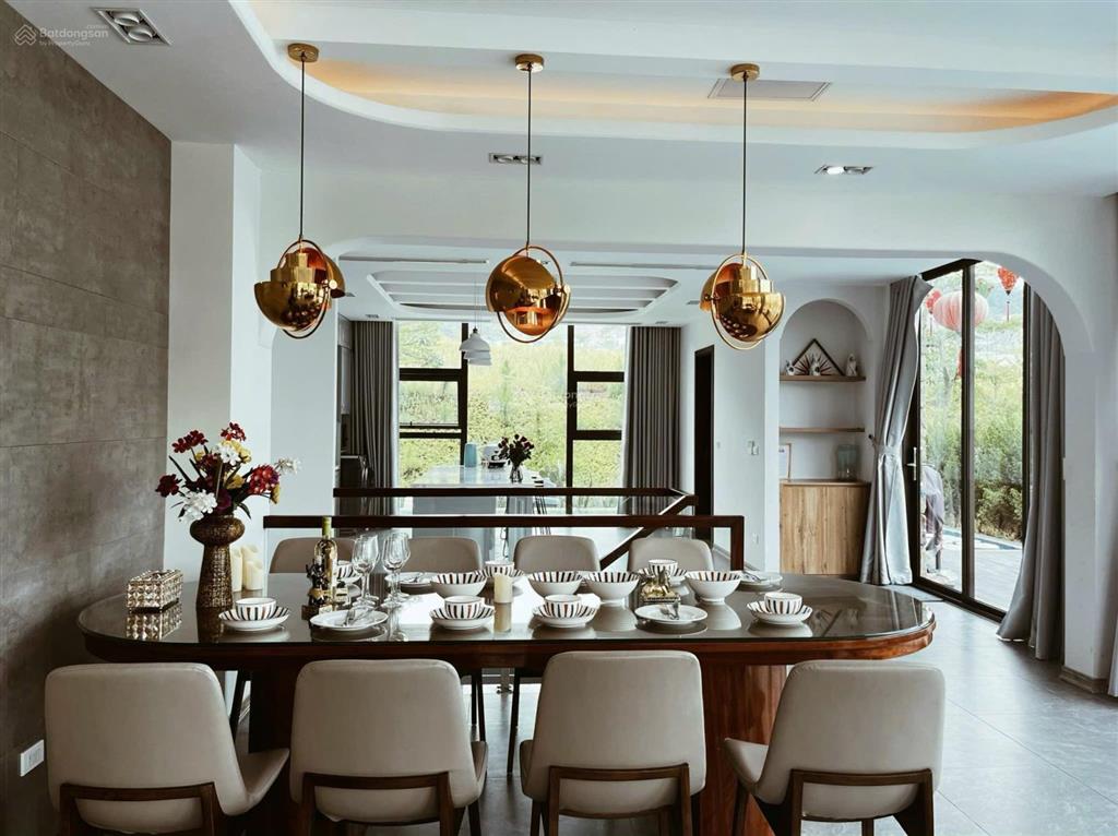 Villa venus đại lải cực chất và đẹp, full nội thất 250m. dòng tiền tốt. đi úc bán nhanh 15 tỷ