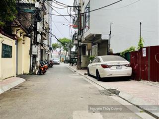 Bán đất ô đồng lầm gần hồ cách ô tô 10 m ngõ thông to. 33m. 1 tầng. mt 4.5m. chào 8,36 tỷ