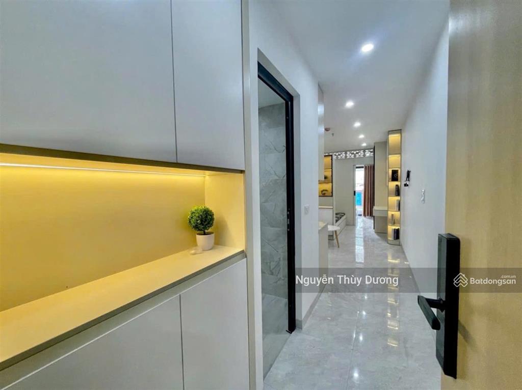 Toà nhà 8 tầng x 148m. mới đẹp có hầm, ô tô, 24 phòng (2n). chủ thuê lại 200tr. mt 6.4m. 093536197