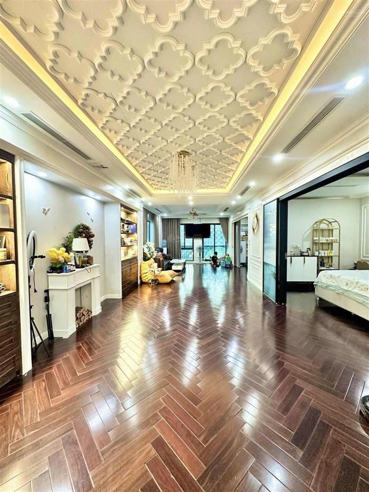 Mặt phố trần vỹ  tòa văn phòng  kết hợp ở bể bơi vô cực  120m2, 10 tầng, mt 7,8m