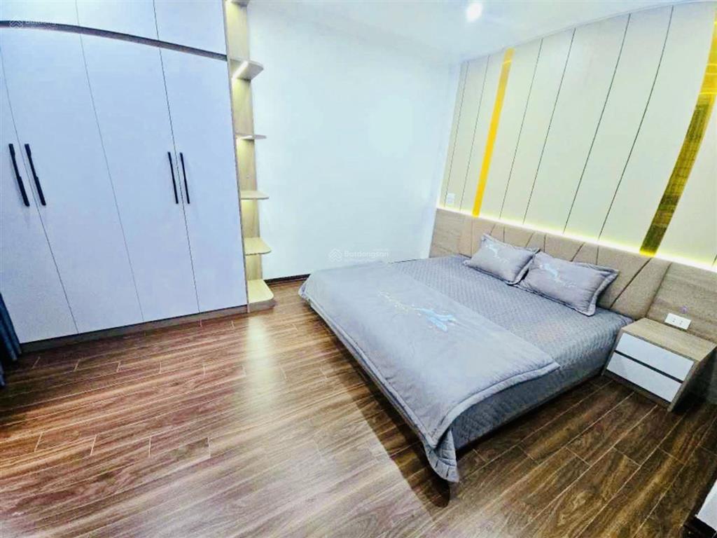 6 tầng thang máy full nội thất ô tô vào nhà chỉ cách tỉmes city 2km. 62m. mt 4.8m. chào 15.6 tỷ