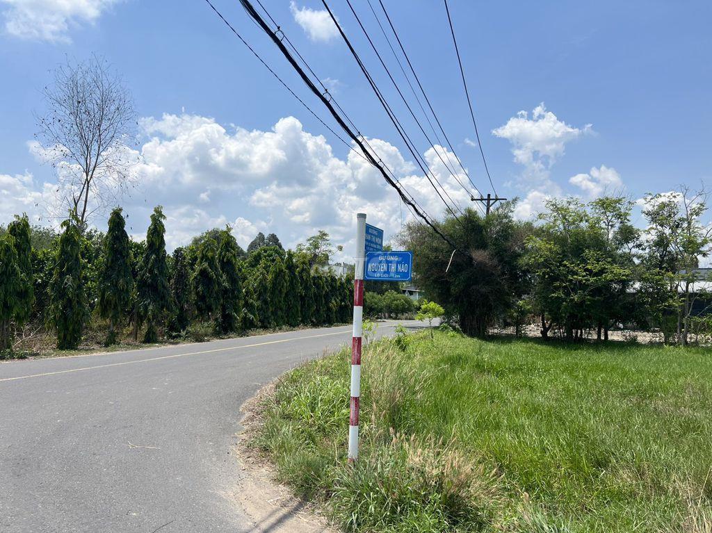 lô đất mt Đường Nguyễn Thị Náo ngay resort THÔN KINH ĐÔNG, full thổ