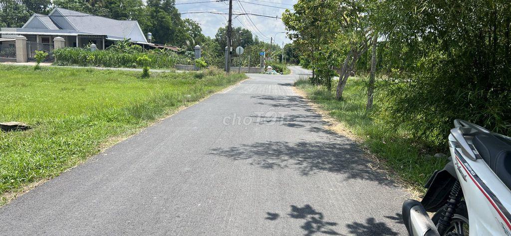 lô đất mt Đường Nguyễn Thị Náo ngay resort THÔN KINH ĐÔNG, full thổ
