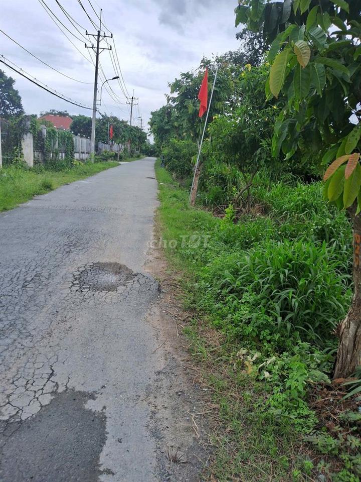 Ngộp! bán lô đất 2 mt đường nhựa số 63, dt 2.364m2, có 300m thổ, TPT