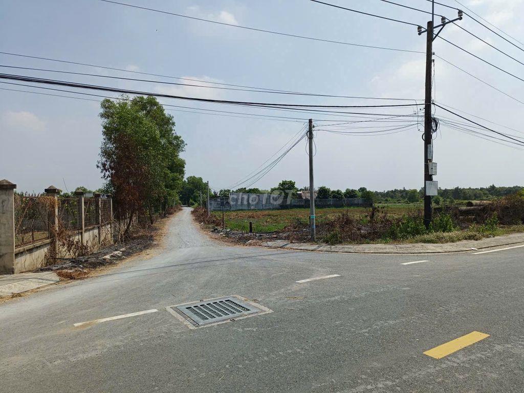 Ngộp bán lỗ lô đất góc 2 MT đường Nguyễn Thị Lèn, dt 371,5m2 QHKDC
