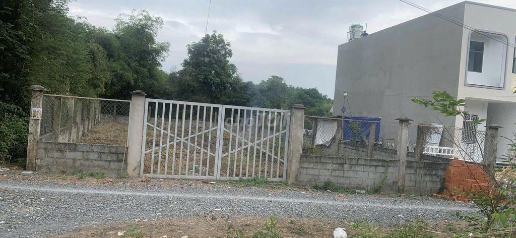 Bán lô đất 1 sẹc đường Tỉnh Lộ 8, dt 617m2, có 300m thổ, KDCHH, TTT