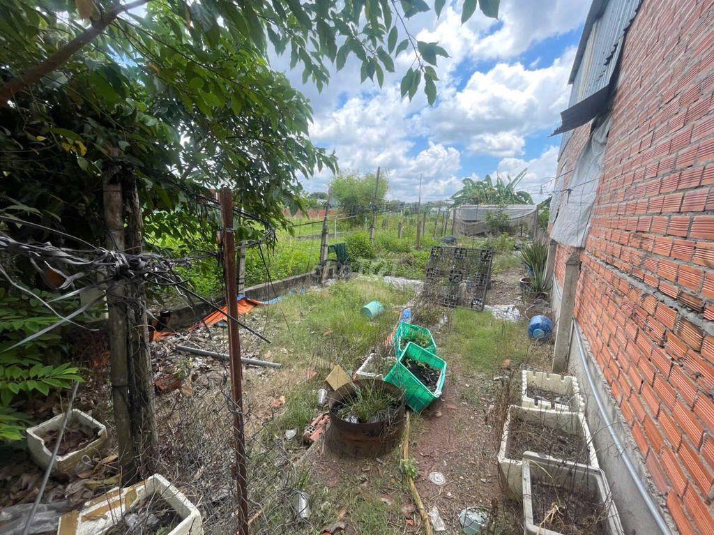 Bán lô đất 2 mt trước sau đường Nguyễn Thị Nị, dt 411m, thổ cư, KDCHH