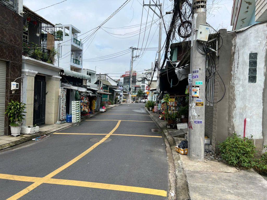 Lô đất MT Thới Tam Thôn 18, cách Đặng Thúc Vịnh chỉ 50m, ngang 5,5m
