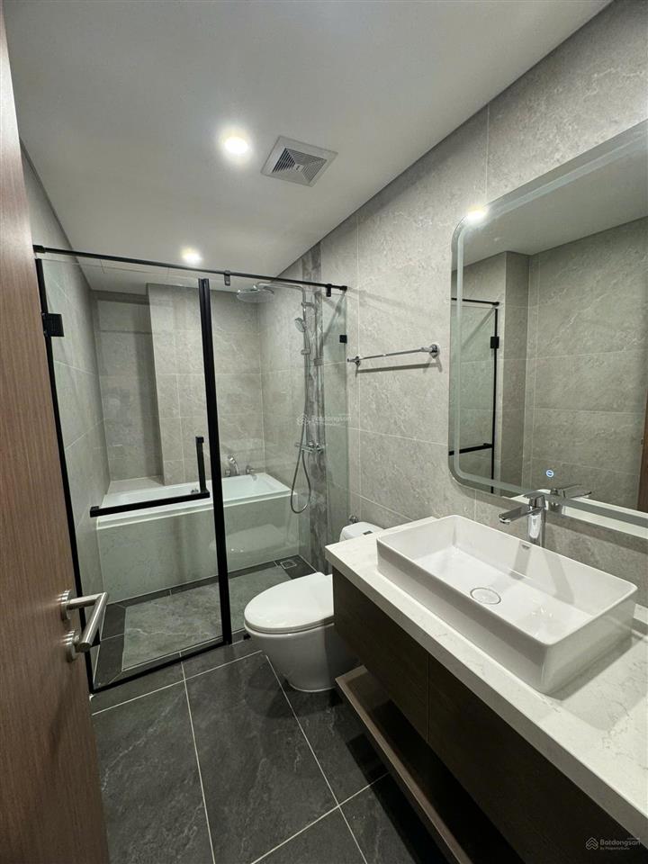 Không có nhu cầu ở cần cho thuê căn hộ 3pn đồ cơ bản chung cư hoàng thành pearl.