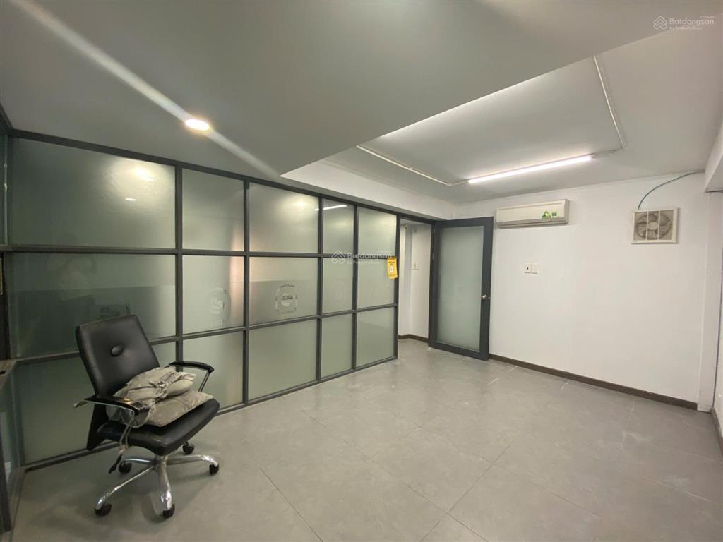 Buiding 5 tầng trống suốt mới 100% nguyễn gia trí  thạnh mỹ tây