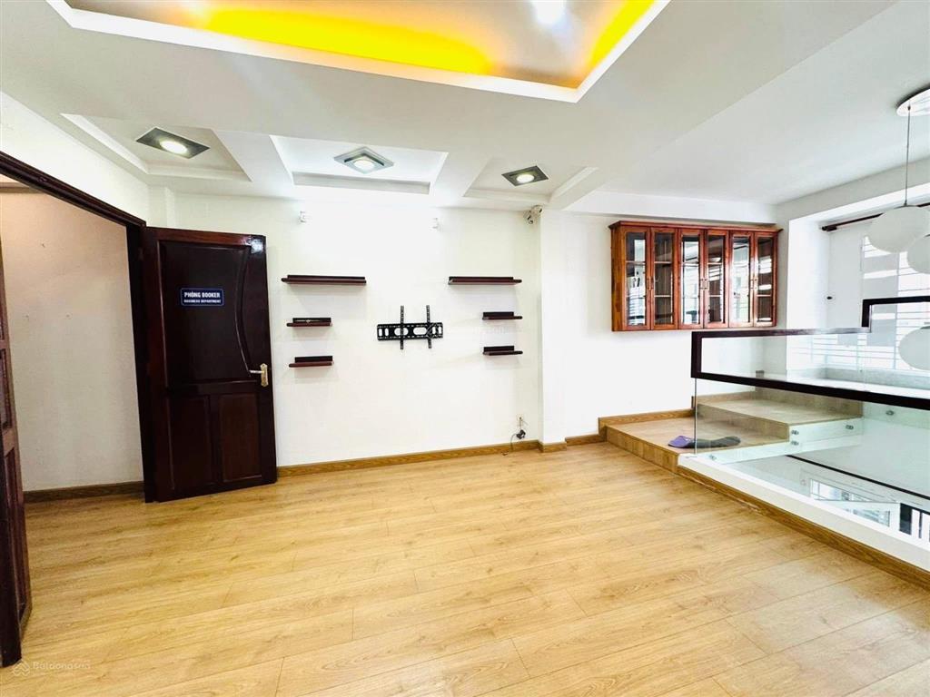 Ngang 5m  nguyên căn 4 tầng hẻm xe hơi khu huỳnh văn bánh  nguyễn văn trỗi