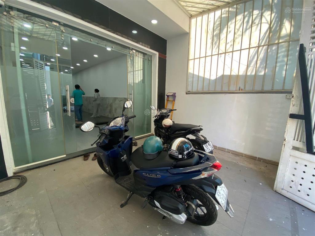 Nguyên căn 3 tầng hẻm xe tải tân cảng  ung văn khiêm