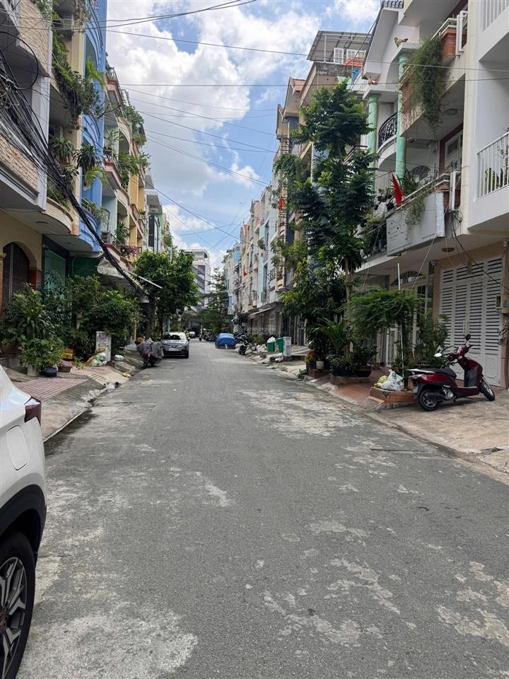 Nguyên căn 3 lầu 4 phòng ngủ hẻm xe tải nguyễn hữu cảnh  landmark81