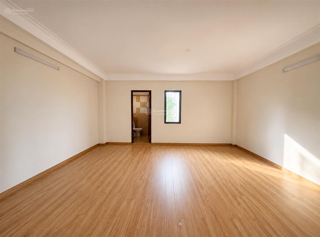 Ngang 7m  nguyên căn 3 lầu hẻm xe hơi nơ trang long