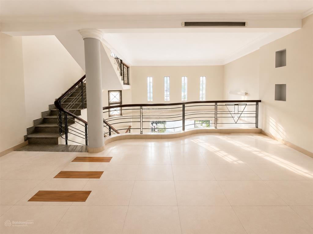 Ngang 7m  nguyên căn 3 lầu hẻm xe hơi nơ trang long