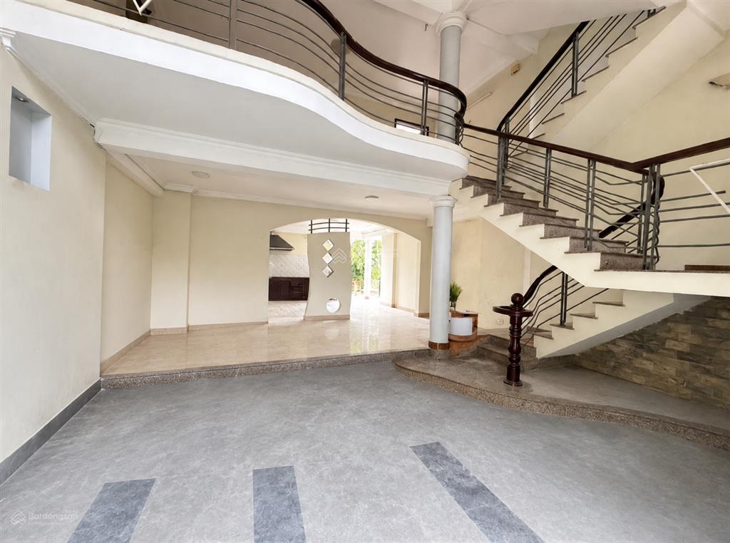 Ngang 7m  nguyên căn 3 lầu hẻm xe hơi nơ trang long