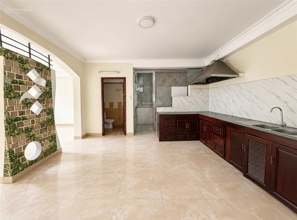 Ngang 7m  nguyên căn 3 lầu hẻm xe hơi nơ trang long