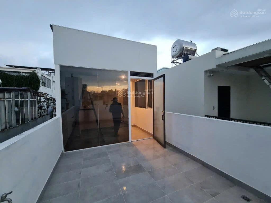 Nguyên căn 4 tầng full nội thất hẻm xe hơi khu phan xích long
