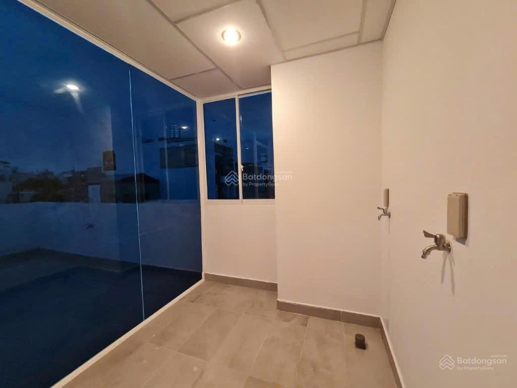 Nguyên căn 4 tầng full nội thất hẻm xe hơi khu phan xích long
