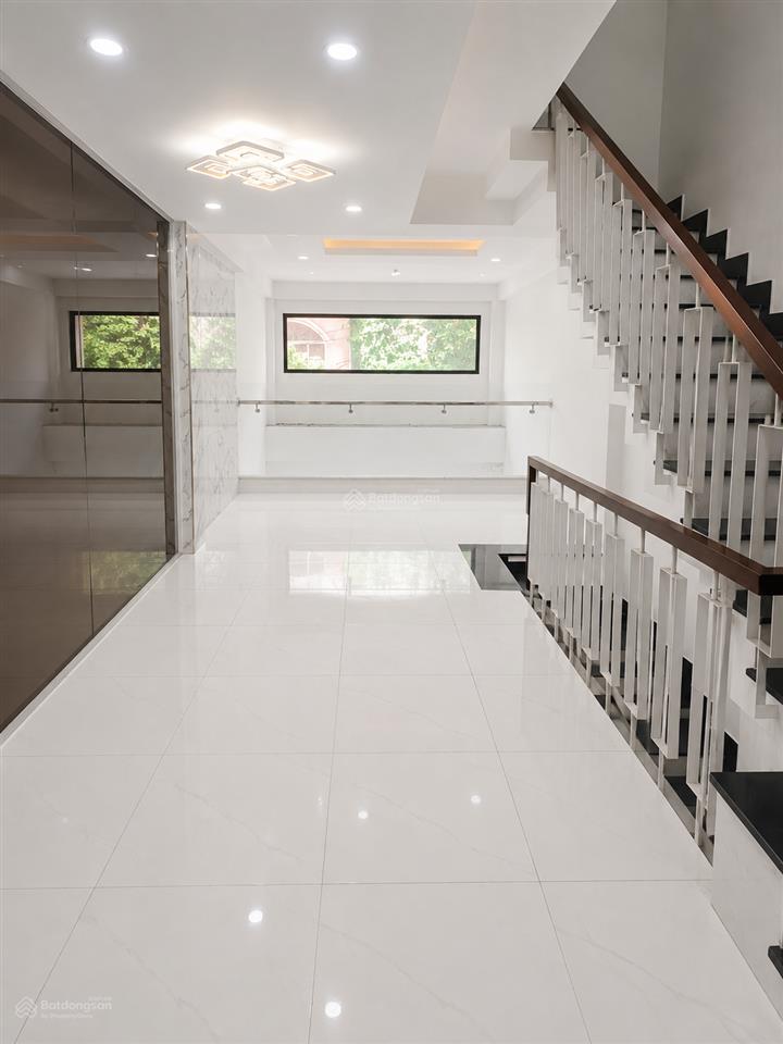 Nguyên căn 4 phòng ngủ hẻm xe tải tân cảng  nguyễn văn thương
