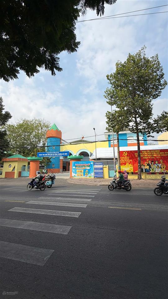 Tòa nhà mặt tiền âu cơ ngay ngã tư lạc long quân | quỹ tài sản hiếm , ngang 12x20m, 8 tầng