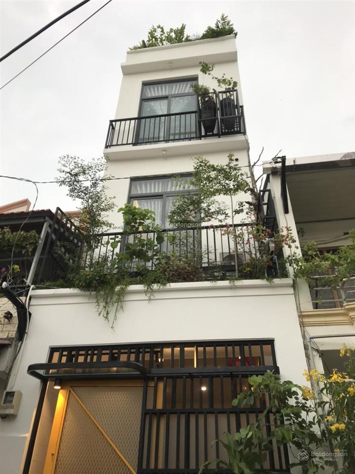 Không phí dịch vụ, máy giặt phòng đẹp cao cấp, lầu 2 gần trung tâm quận 1, 2