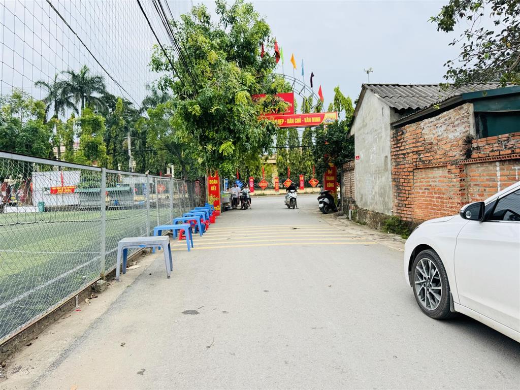 Bán lô đất siêu đẹp, ngay cạnh sân bóng phú cát gần trung tâm hành chính mới phú cát