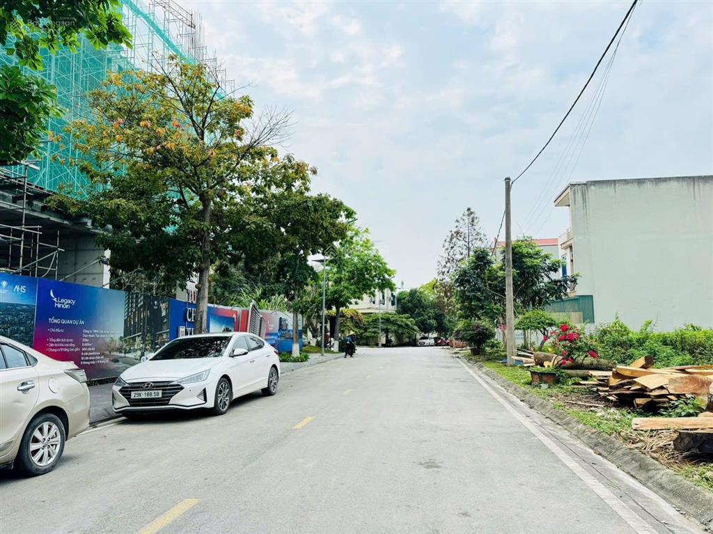 Hàng hiếm bắc phú cát  đối diện chung cư  2 mặt thoáng