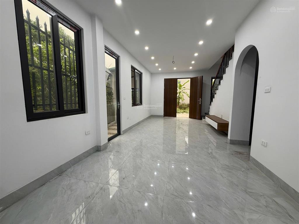 Mua đất tặng nhà 2 tầng mới tinh  có chỗ để xe riêng  sát công nghệ cao hòa lạc!