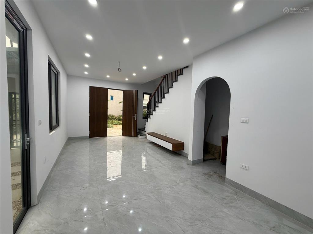 Mua đất tặng nhà 2 tầng mới tinh  có chỗ để xe riêng  sát công nghệ cao hòa lạc!