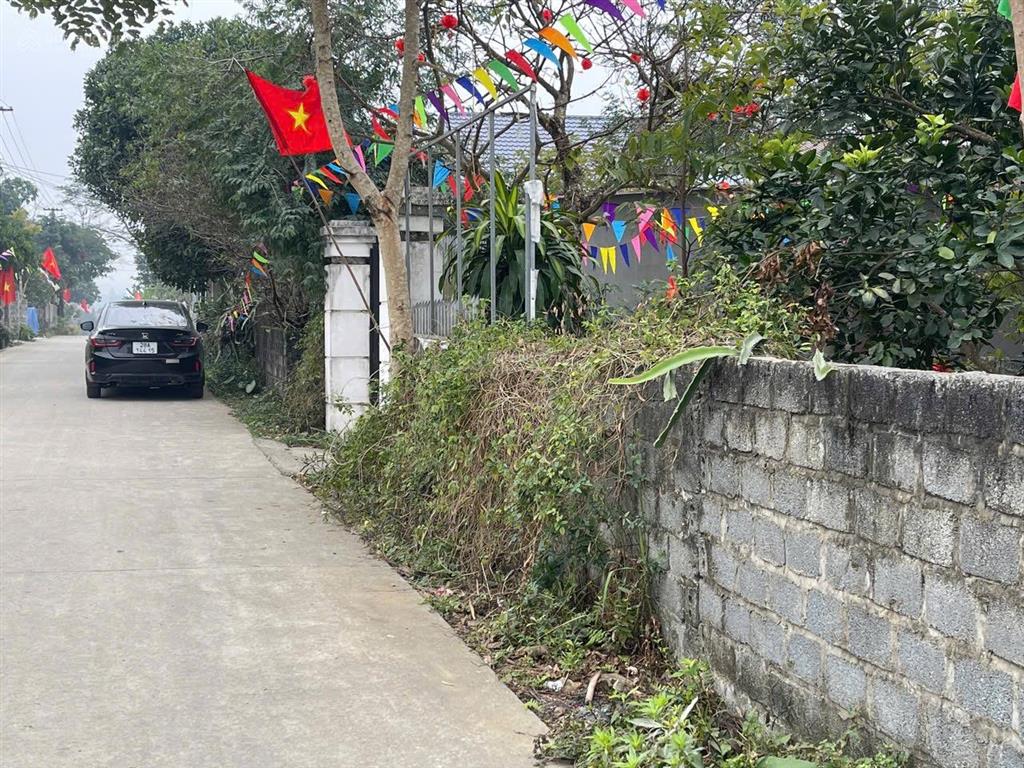 Đất đẹp kinh doanh trên trục liên xã tại phương viên,cao dương,phú thọ.cách tt hà nội 28km.sát vđ 5