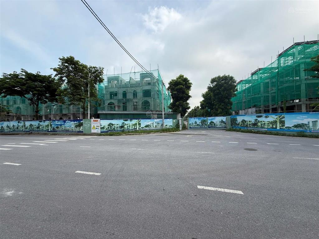 Cần bán nhanh căn góc biệt thự vip đường 50m khu đô thị thanh hà cienco5 giá như căn thường.