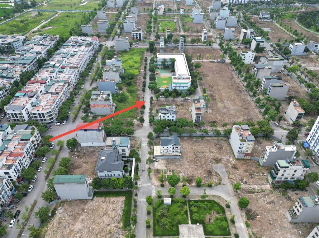 Cần bán nhanh lô biệt thự góc khu b1.3 khu đô thị thanh hà cienco 5 giá như lô thường.