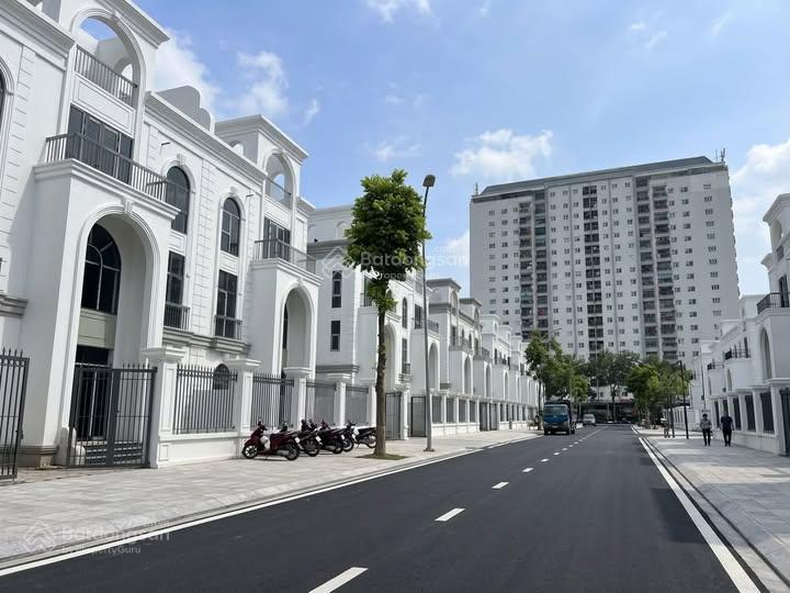 Cần bán nhanh biệt thự 200m2 khu b2.2 khu đô thị thanh hà cienco5 giá chỉ 8xtr/m2.