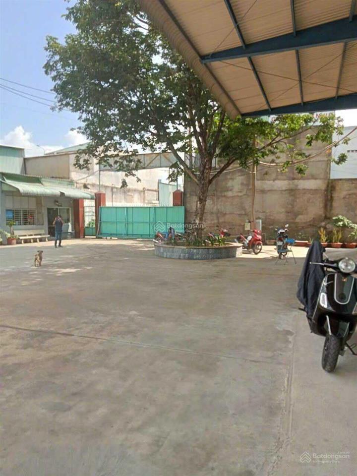 Tổng dt 3.600m2 (kho 2.000m2)  150 triệu/th  đg ql1a võ trần chí (cont40f)  có pccc thẩm duyệt