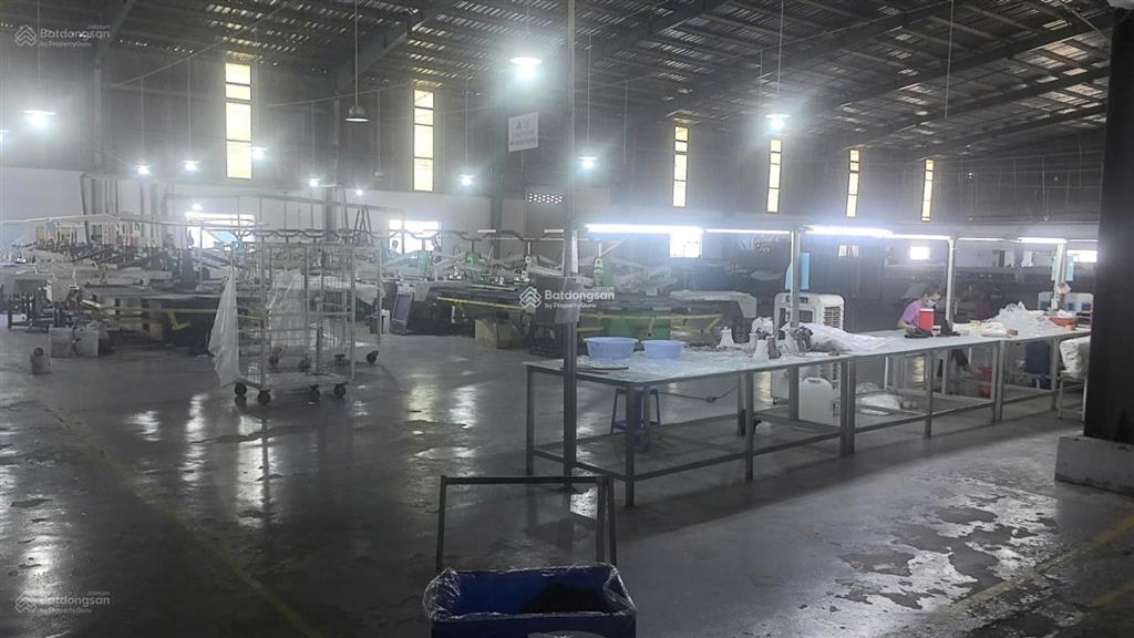 Cho thuê  dt kho 6.500m2 + sân bãi 3000m2, pccc tự động, cont vào 24h