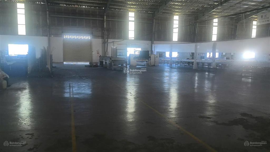 Cho thuê  dt kho 6.500m2 + sân bãi 3000m2, pccc tự động, cont vào 24h