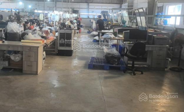 Cho thuê  dt kho 6.500m2 + sân bãi 3000m2, pccc tự động, cont vào 24h
