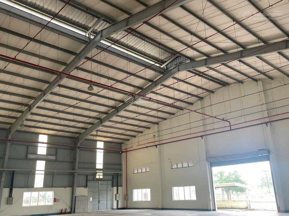 Cho thuê dt kho 2700m2 văn phòng 200m2  trong kcn tân tạo, có pccc tự động