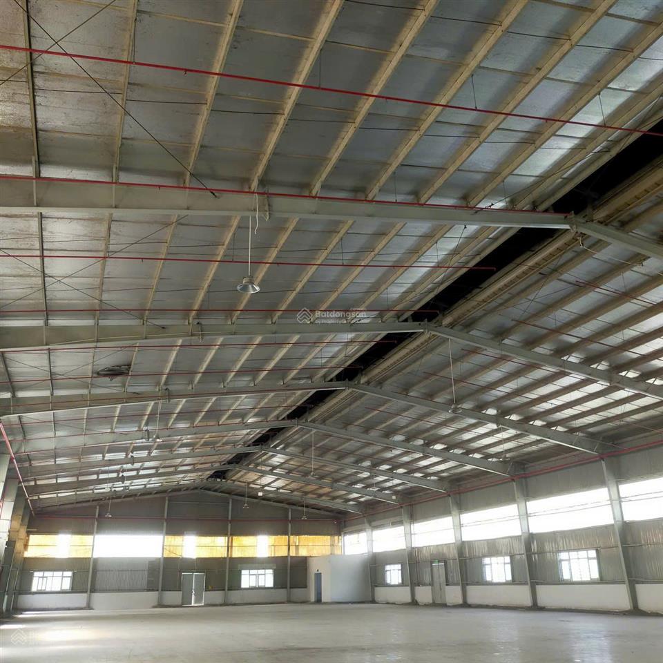 Cho thuê dt kho 2700m2 văn phòng 200m2  trong kcn tân tạo, có pccc tự động