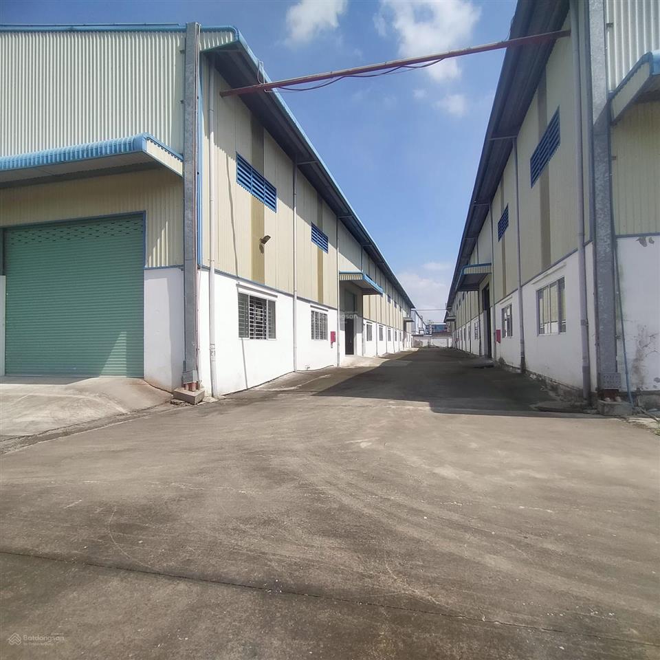 Cho thuê dt xưởng 5500m2/tổng kv 8800m2  tân tạo, có pccc tự động, cont vào 24h