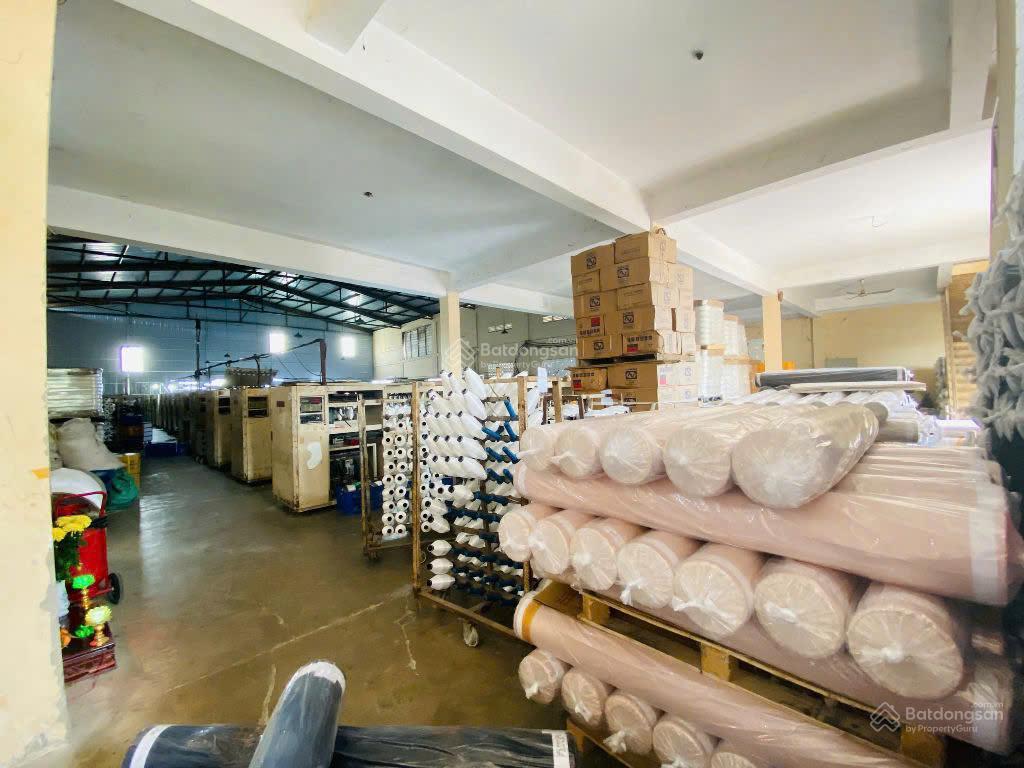Cho thuê kho xưởng dt 1000m2  75tr/th  đường 12m  tải lớn, cont 40f vào ok