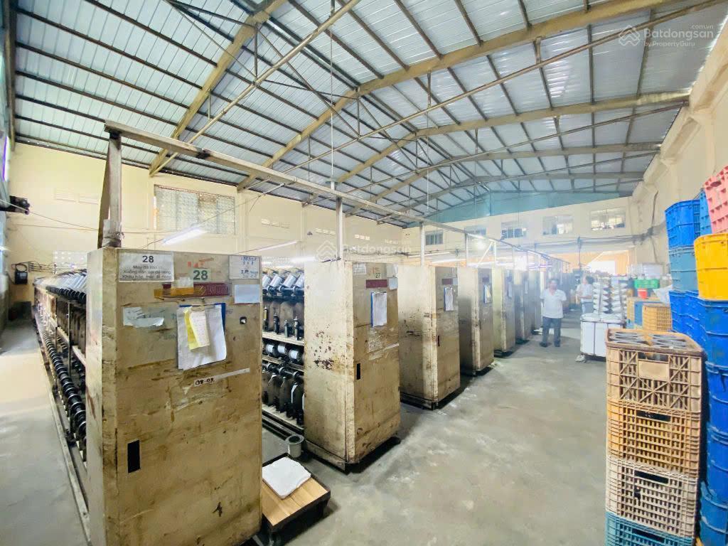 Cho thuê kho xưởng dt 1000m2  75tr/th  đường 12m  tải lớn, cont 40f vào ok
