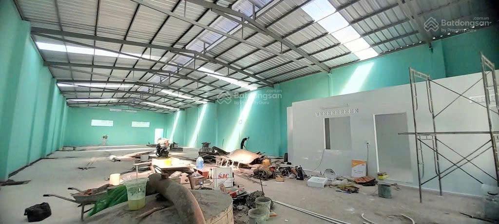 Cho thuê kho xưởng 700m2 có vp 50m2  đường mã lò, bình tân