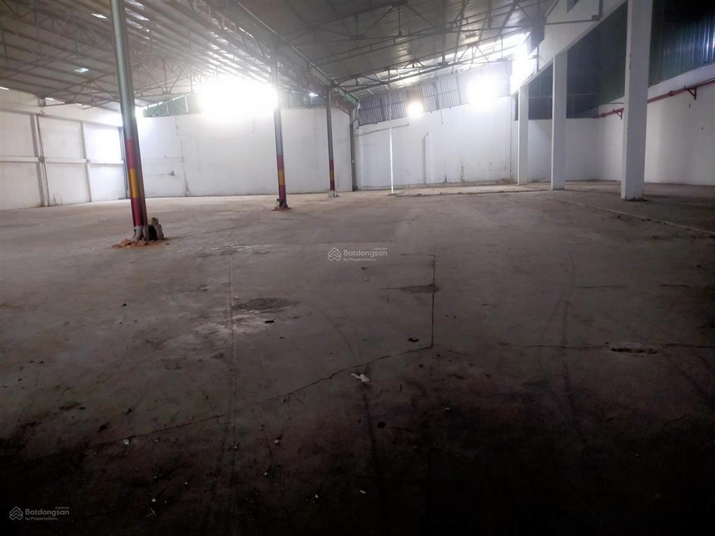 Cho thuê kho 1000m2 đường lũy bán bích, tải lớn vào ok