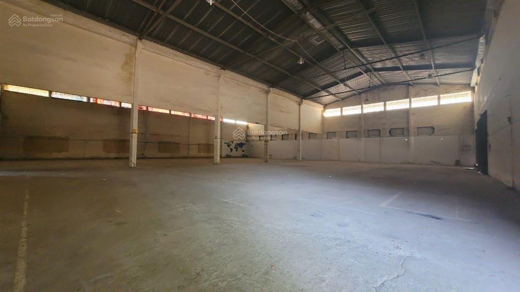 Kho xưởng dt 1300m2, cont 40f vào, có pccc