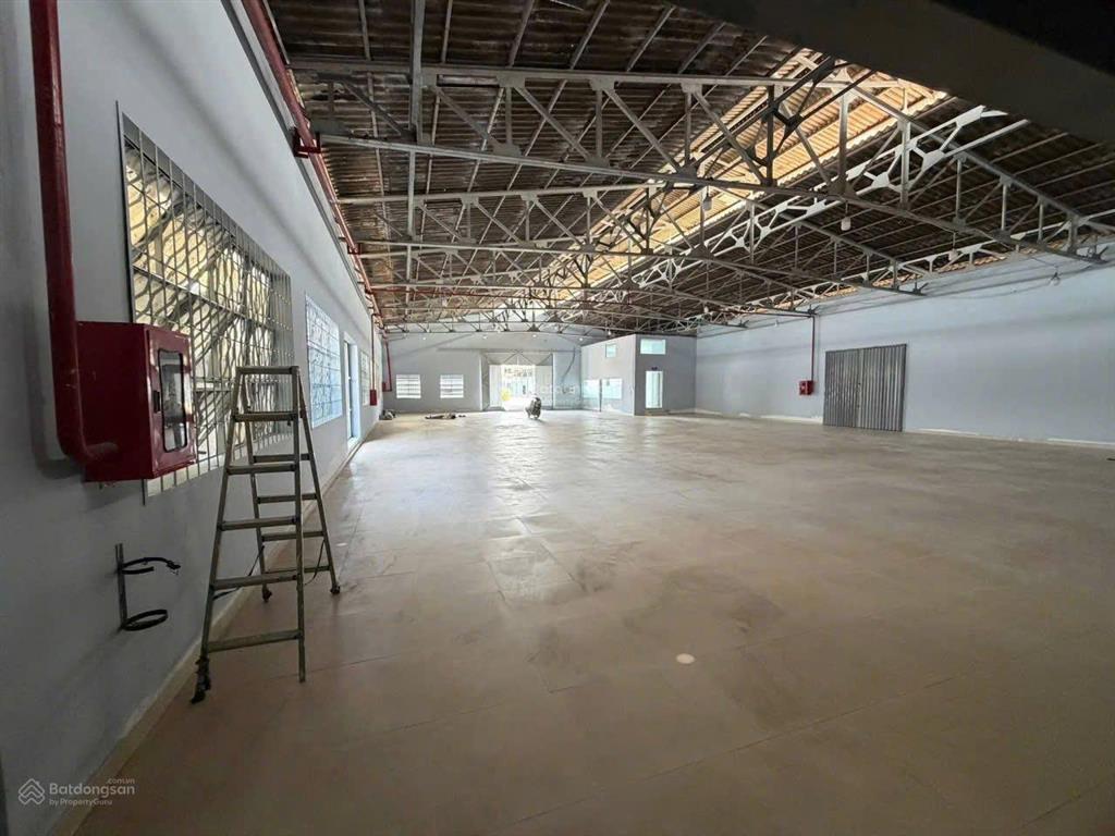Cho thuê kho xưởng dt 1000m2  75tr/th  đường 12m  tải lớn, cont40f vào ok