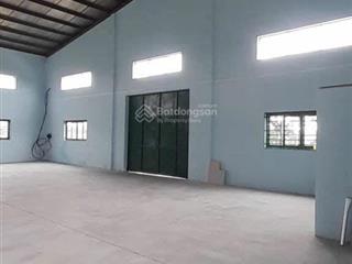Cho thuê kho xưởng tổng 2500m2, kho 1700m2  150 triệu/th đường hương lộ 2, cont 40f vào